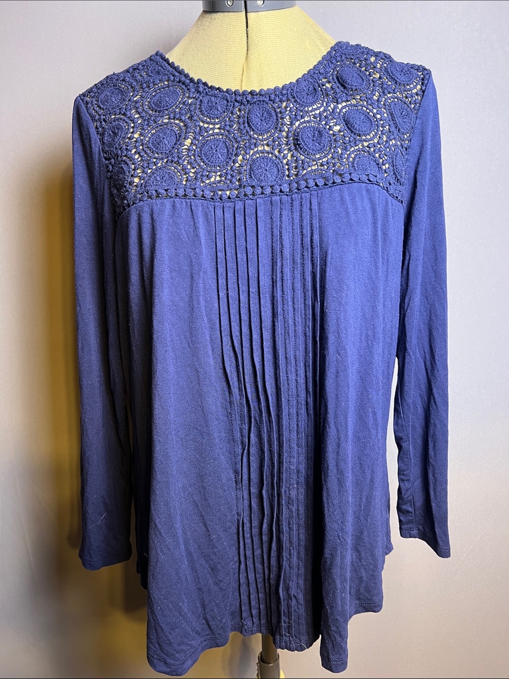 Daniel Rainn Navy Crochet Yoke Pintuck Tunic Women's L